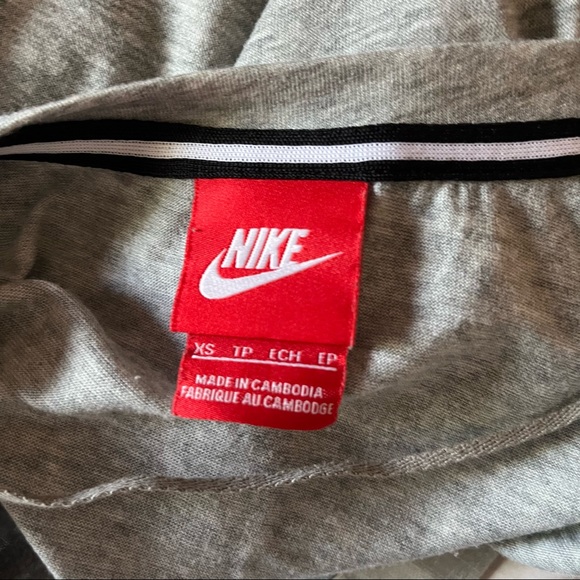 NIKE SPORTS TEE - Picture 5 of 6